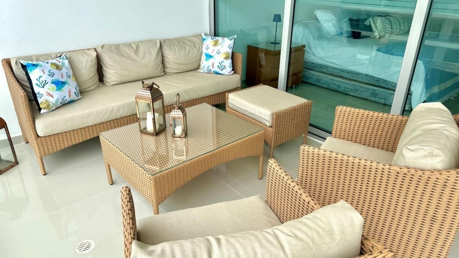 Beachfront Luxury 2br - Pool, Balcony & Ocean Vie Apartamento