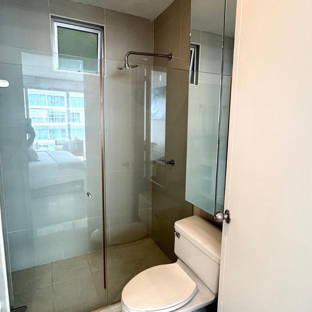 Beachfront Luxury 2br - Pool, Balcony & Ocean Vie Apartamento