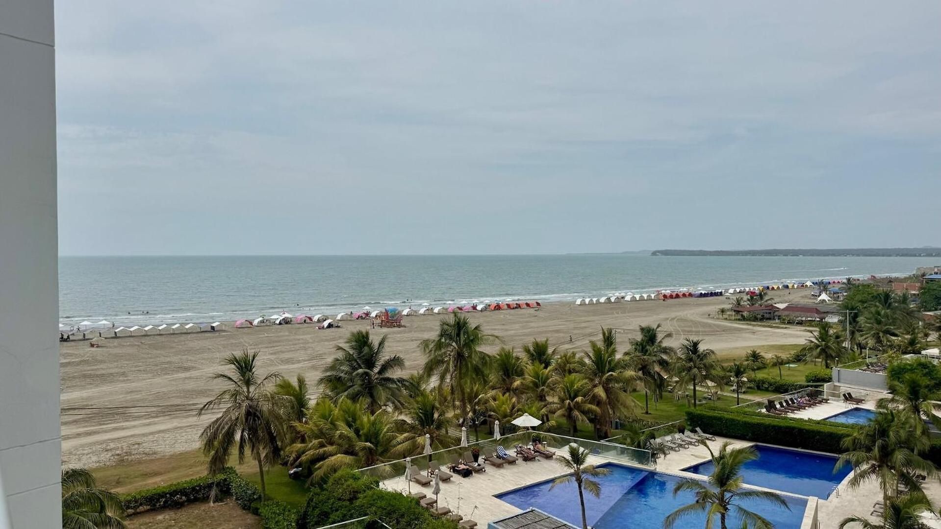 Apartamento Beachfront Luxury 2br - Pool, Balcony & Ocean Vie *