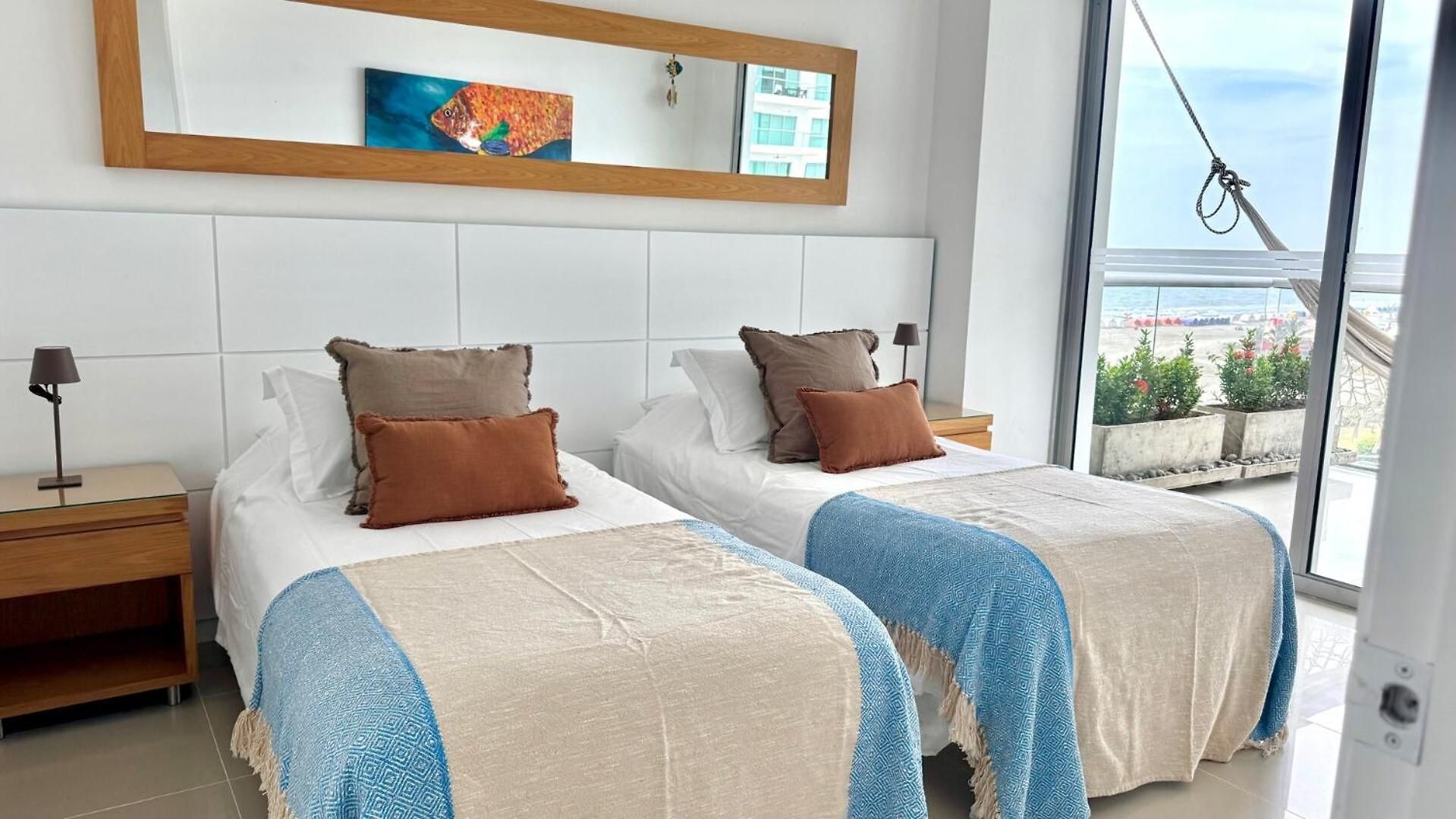 Apartamento Beachfront Luxury 2br - Pool, Balcony & Ocean Vie Cartagena