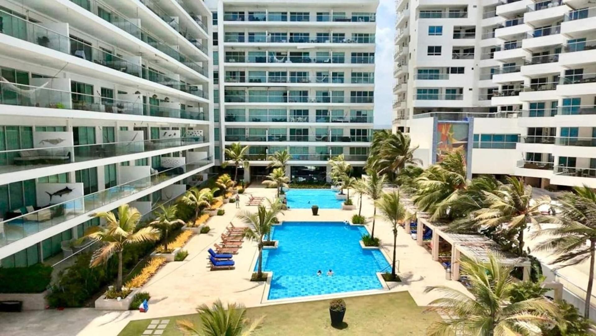 Beachfront Luxury 2br - Pool, Balcony & Ocean Vie Cartagena