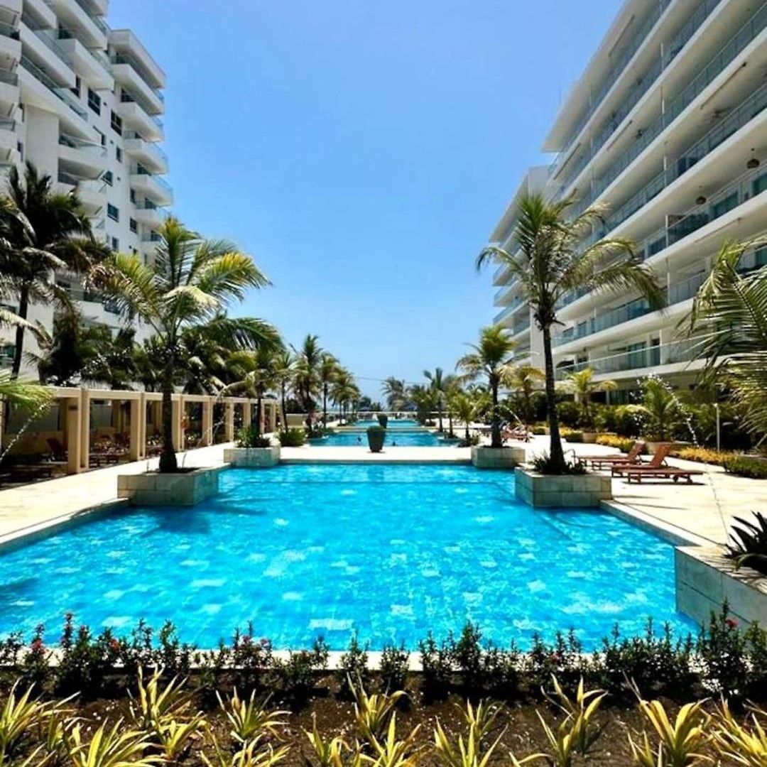 Beachfront Luxury 2br - Pool, Balcony & Ocean Vie Apartamento Cartagena