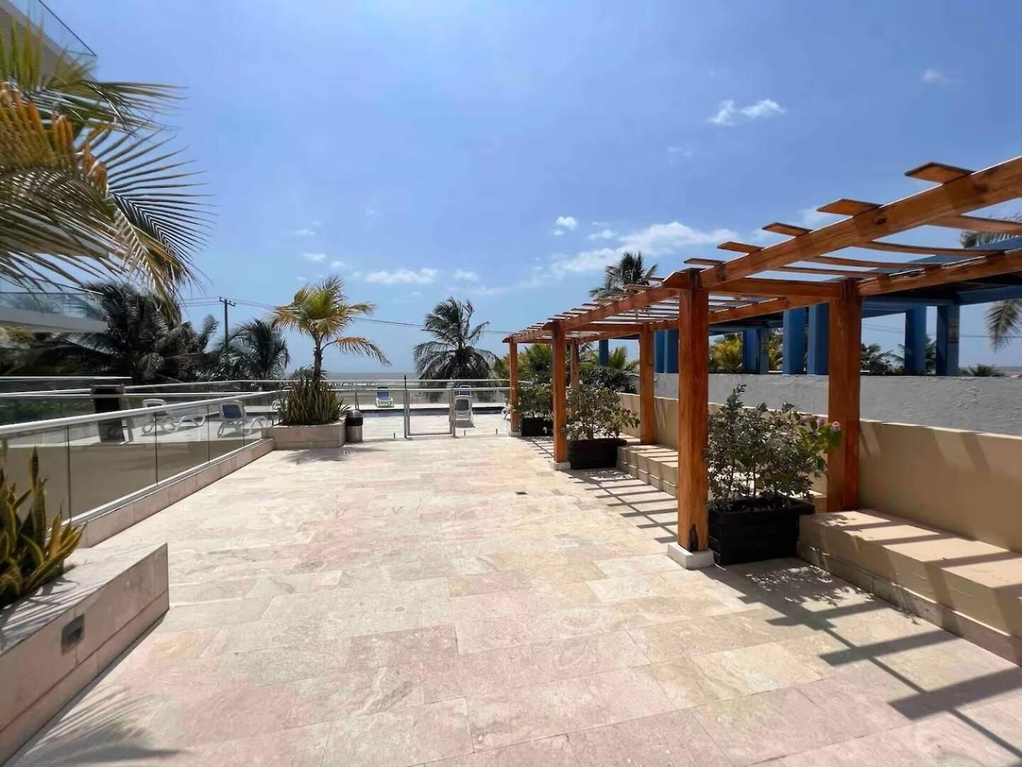 Beachfront Luxury 2br - Pool, Balcony & Ocean Vie * Cartagena