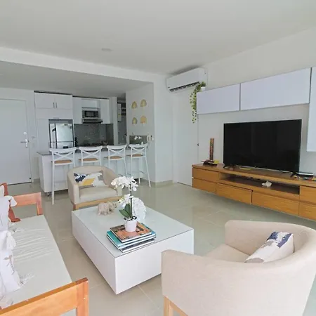 Beachfront Luxury 2br - Pool, Balcony & Ocean Vie Apartamento
