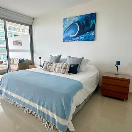 Beachfront Luxury 2br - Pool, Balcony & Ocean Vie * Cartagena