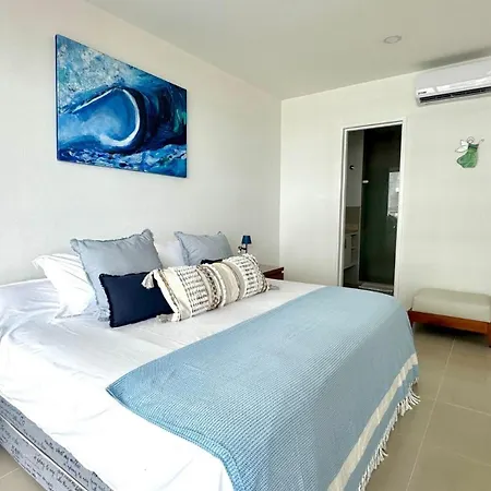 Apartamento Beachfront Luxury 2br - Pool, Balcony & Ocean Vie