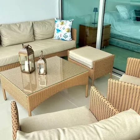 Beachfront Luxury 2br - Pool, Balcony & Ocean Vie Apartamento