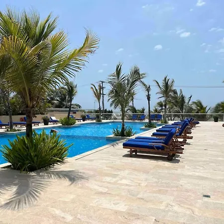 Apartamento Beachfront Luxury 2br - Pool, Balcony & Ocean Vie